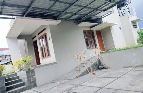 Catur Tunggal House | Papringan Suite House