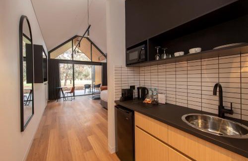 Berri Hotel | Par Five Shacks