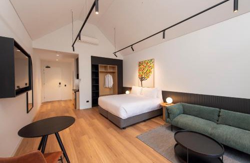 Berri Hotel | Par Five Shacks