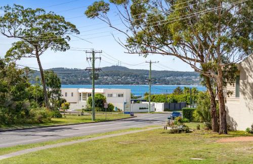 Soldiers Point House | Paradise, 1-2B Bagnall Ave - water views, air con, Wi-Fi, Dog Friendly