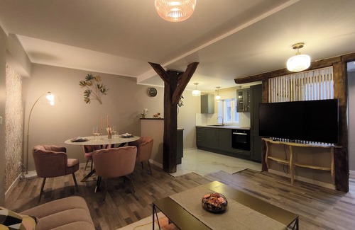 Gries Apartment | Paradise and Love Room! Magnificent apartment with private spa room.
