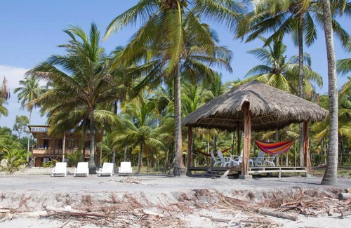 Mompiche House | Paradise Beachfront House, 5-bedroom, hut and beach beds in Isla Portete