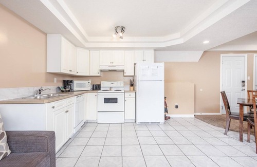 Lethbridge Condo | Paradise Canyon Golf Resort - Luxury Condo M409
