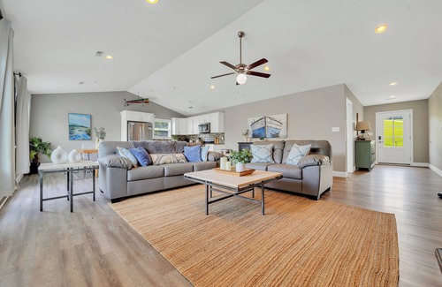 Maynardville House | Paradise Cove on Norris Lake w/Kayaks