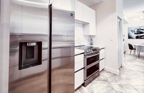 Lake Worth Condo | Paradise Deluxe - 2 bd Penthouse