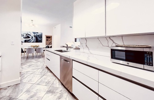 Lake Worth Condo | Paradise Deluxe - 2 bd Penthouse