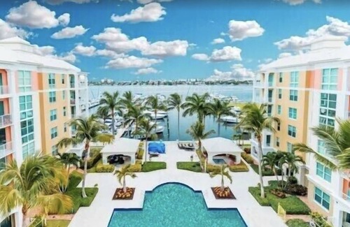Lake Worth Condo | Paradise Deluxe - 2 bd Penthouse