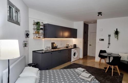 Aglantzia Apartment | Paradise Garden Sweet Studio