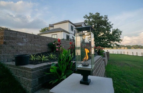 Battle Creek House | Paradise Island the real fantasy Nou'veau riche