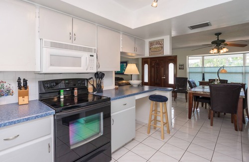 Tequesta House | Paradise @ It’s Best. Including Tesla Charge and Keurig Coffee Machine