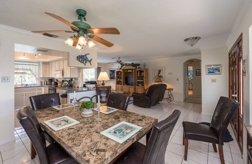 Tequesta House | Paradise @ It’s Best. Including Tesla Charge and Keurig Coffee Machine