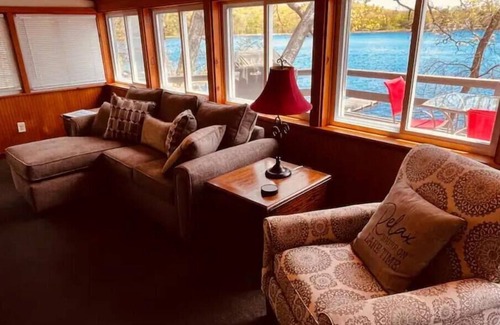 Andover Cottage | Paradise Lakefront Cottage on Cranberry Lake
