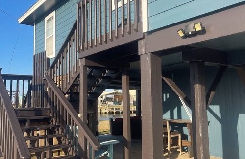 Cedar Lane House | Paradise on Neptune. Saltwater canal, minutes to ICW and beach.