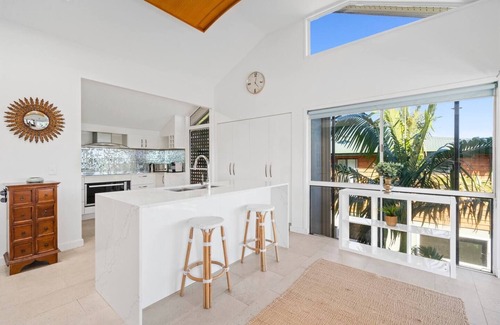 Banora Point Apartment | Paradise Palms Resort Retreat with Panoramic Views