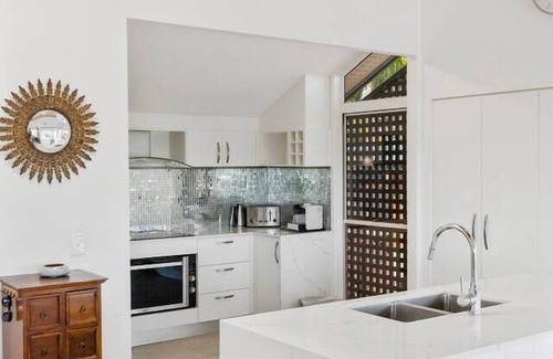 Banora Point Apartment | Paradise Palms Resort Retreat with Panoramic Views