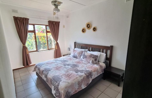 Uvongo House | Paradise Palms Uvongo