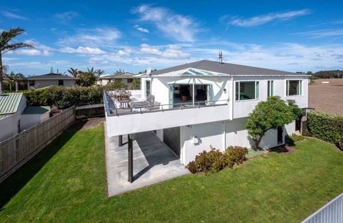 Waimarama House | Paradise Palms - Waimarama Holiday Home