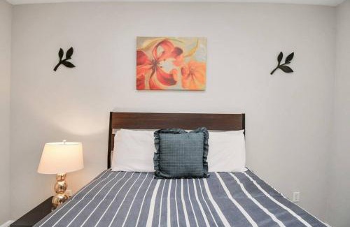 Woodlake - Briar Meadow Apartment | Paradise Parkway 3 Beds Near Galleria With Garage