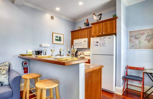 The Meadows House | Paradise Place by AvantStay | Key West Old Town Condo w/Shared Pool