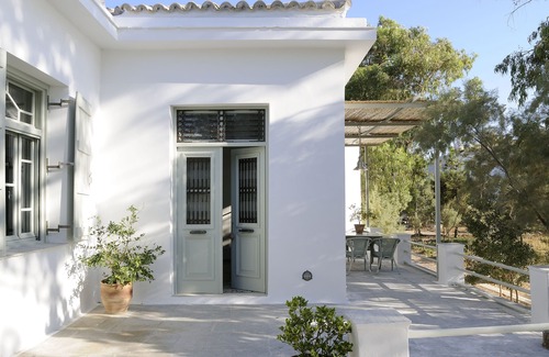 Xilokeratidi Villa | Paradise with a Beachfront Villa, Cycladic Private Island Retreat