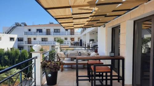 Tersefanou Apartment | Paramount Gardens Resorts C201