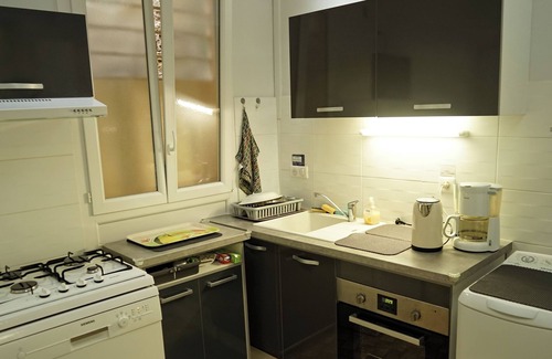 Paray-le-Monial House | PARAY character house close to shrines and shops 13 people