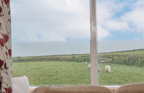 The Lizard Cottage | PARC AN CASTLE COTTAGE, family friendly, with a garden in The Lizard