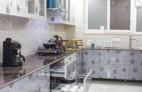 Sushant Lok Apartment | Parfait Street 3bhk Service Apartment Near Fortis
