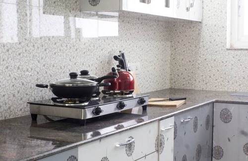 Sushant Lok Apartment | Parfait Street 3bhk Service Apartment Near Fortis