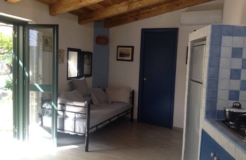 Parghelia Apartment | Parghelia: House with garden.