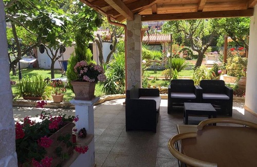 Parghelia Apartment | Parghelia: House with garden.
