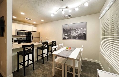 Downtown Salt Lake City Apartment | PARIS - 2 beds/Free garage parking/Downtown Salt Lake City