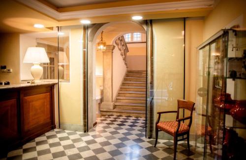 Bagni di Lucca Hotel | Park Hotel Regina - with air-condition and outdoor heated pool
