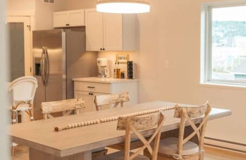 Park Point House | Park Point Beach Home🌲 Family Retreat ☀️ 🌊 Pet Friendly 🐾