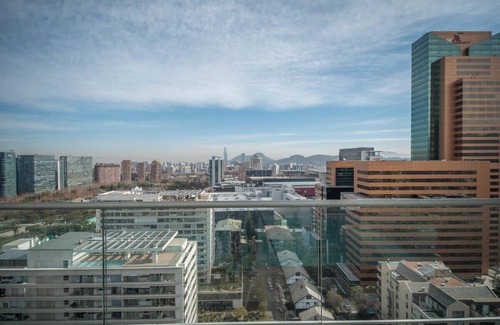 Vitacura Apartment | Park & Shop: Chic 2BR sleeps 6, Las Condes
