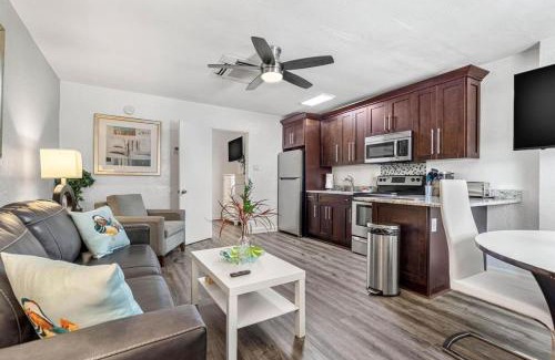 Madeira Beach Apartment | Park Shore Suite 7! Steps to Madeira Beach Access!