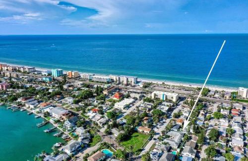 Madeira Beach Apartment | Park Shore Suite 7! Steps to Madeira Beach Access!