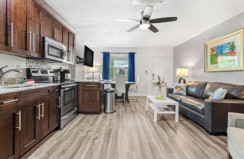 Madeira Beach Apartment | Park Shore Suite 7! Steps to Madeira Beach Access!