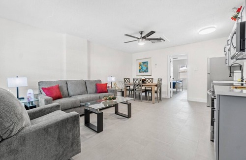 Madeira Beach Apartment | Park Shore Suite 7! Steps to Madeira Beach Access!