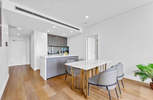 Zetland Apartment | Park-View Serenity: 2BR Waterloo Retreat with Modern Flair