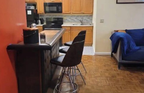 Peachtree Center Condo | Parking Included! Comfortably sleep 4 Downtown Atlanta