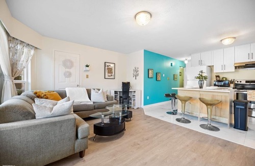 Riley Park-Little Mountain House | Parkside Charm/Minutes to Downtown/Steps to QE/Riley Park/Main St/Street Parking