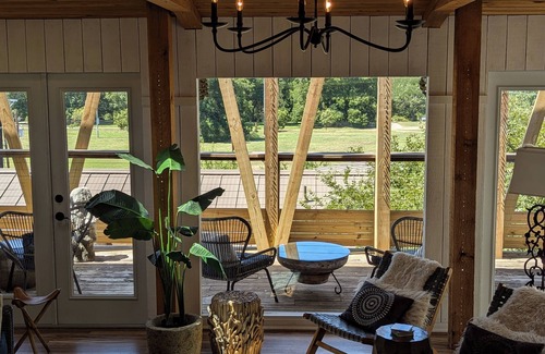 Barton Heights House | Parkside Penthouse-Epic POOL+Kayak+SUP+Lake+River+SWIM+HIKE+BIKE=City