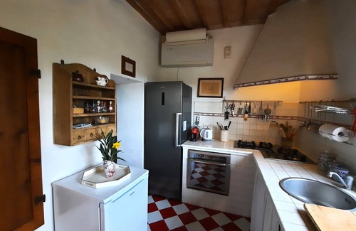 San Giovanni d'Asso Villa | Pasqui Villas : La Consuma Historic villa in a village, garden, view, pool, WiFi