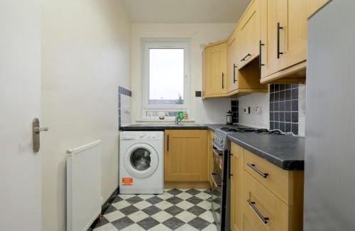 Restalrig Apartment | Pass the Keys 1-Bedroom Edinburgh Flat Near Arthur’s Seat