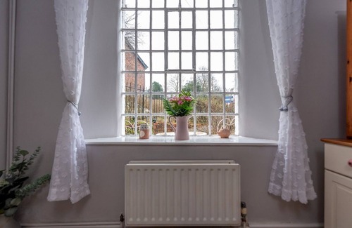 Coalbrookdale House | Pass the Keys |18th Century Mill Cottage