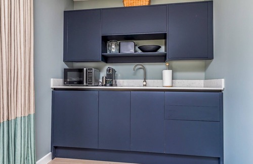 Bosham Apartment | Pass the Keys | Charming Bosham Garden Lodge
