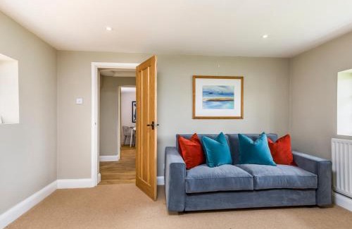 Stoughton House | Pass the Keys Charming Country Cottage With Spectacular Views