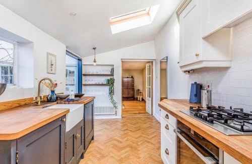 Funtington House | Pass the Keys Charming Downland Cottage