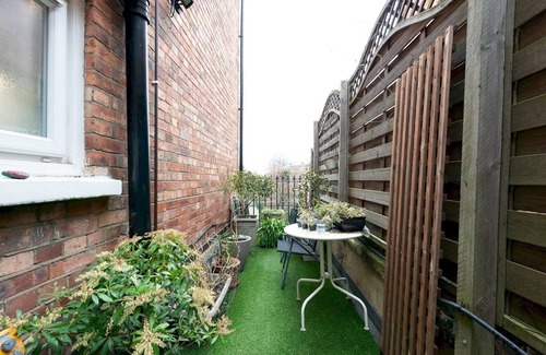South Acton House | Pass the Keys | Charming Terrace House in Ealing